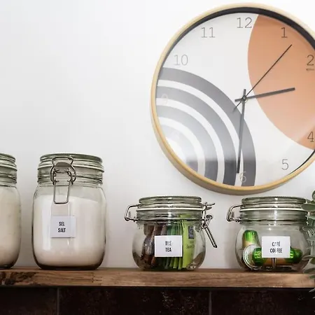 Le Pozzi, Parking Prive Plein Centre ברגרק